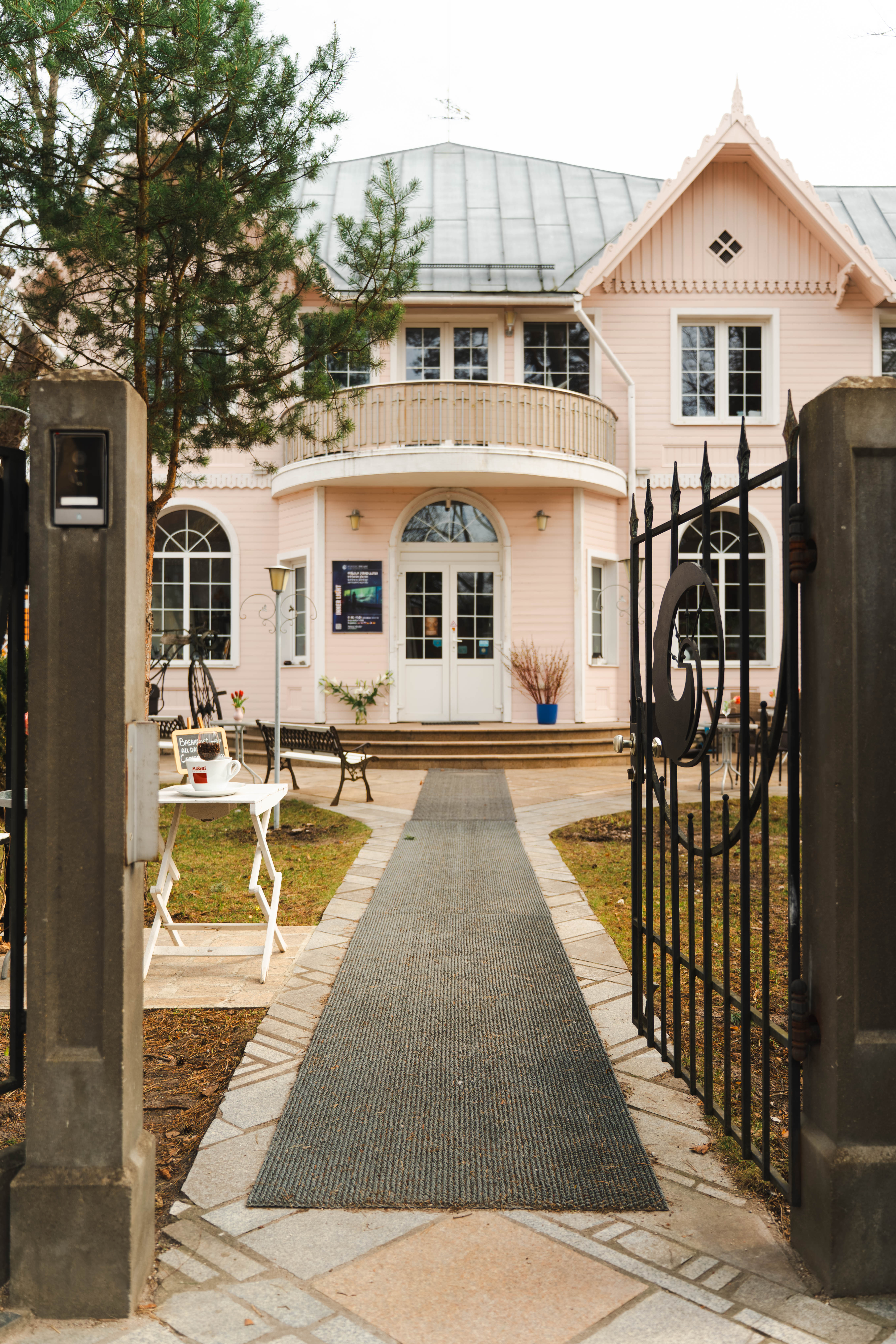 Theater of Luminous Paintings